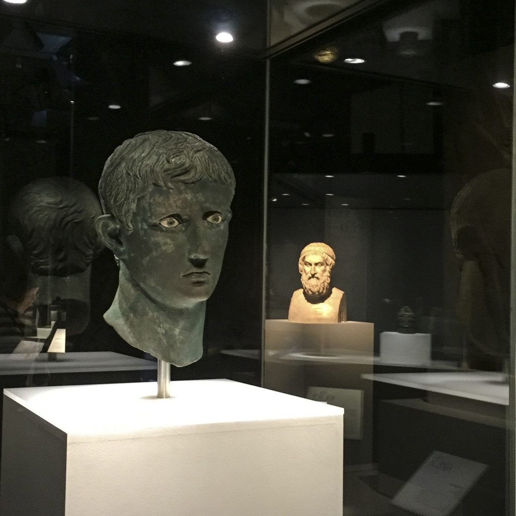 100 objects & a multitude of faces